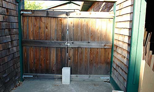 02-gate
